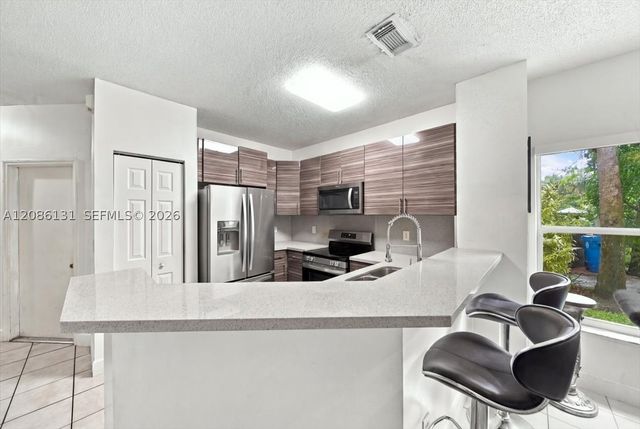 306 SW 120th Ave, Pembroke Pines, FL 33025