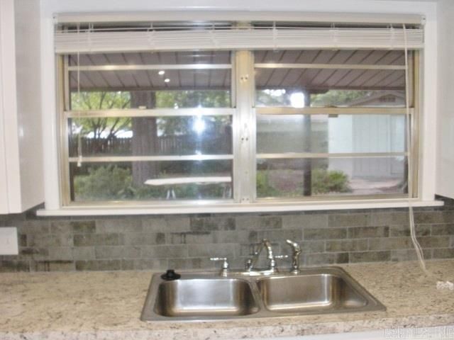 610 6th Ave, Conway, AR 72032