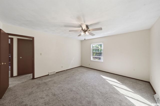 6519 S TRAILS END Lane, Peoria, IL 61607