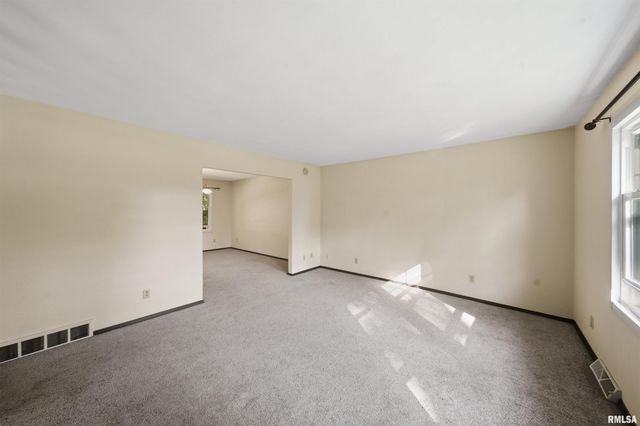 6519 S TRAILS END Lane, Peoria, IL 61607