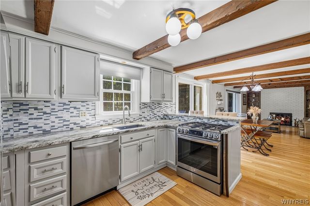97 Tanglewood Drive West, Orchard Park, NY 14127