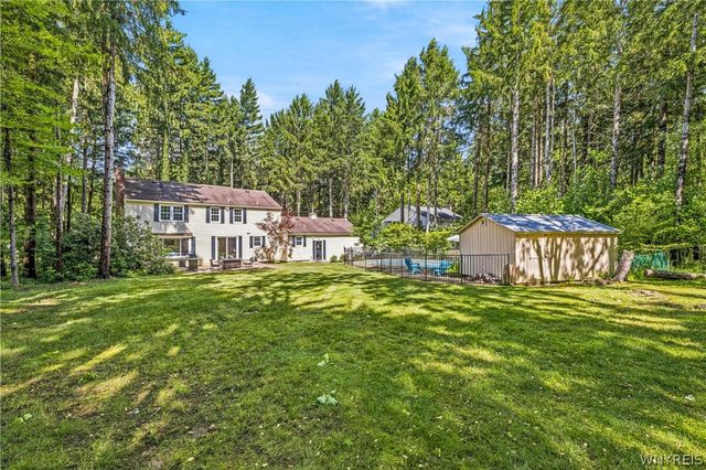 97 Tanglewood Drive West, Orchard Park, NY 14127