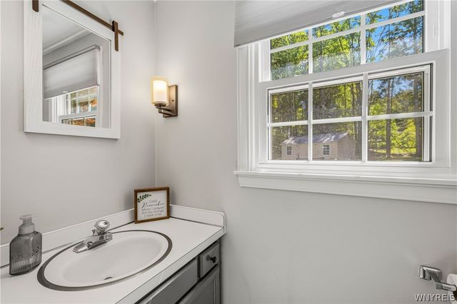 97 Tanglewood Drive West, Orchard Park, NY 14127