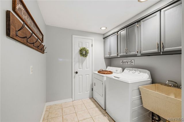 97 Tanglewood Drive West, Orchard Park, NY 14127