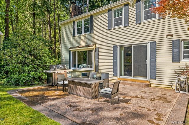 97 Tanglewood Drive West, Orchard Park, NY 14127
