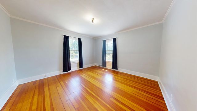 736 Guthrie Avenue, Des Moines, IA 50316