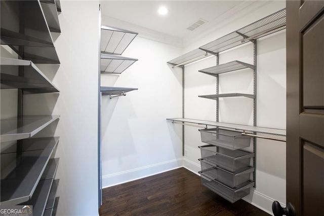 545 Canton WLK, Roswell, GA 30075