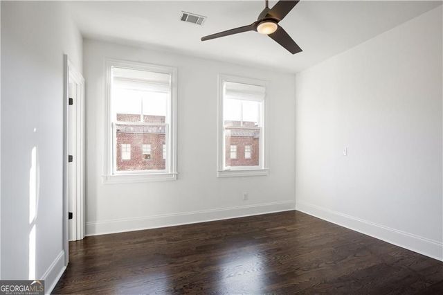 545 Canton WLK, Roswell, GA 30075