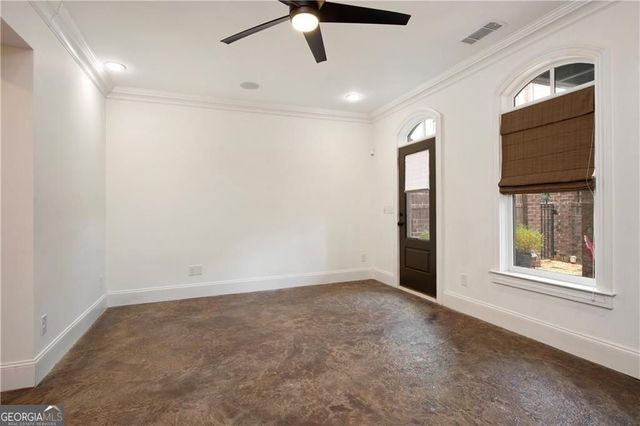 545 Canton WLK, Roswell, GA 30075