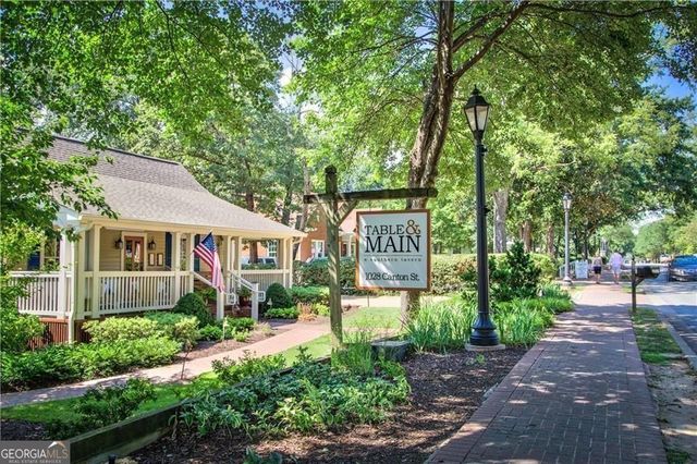545 Canton WLK, Roswell, GA 30075