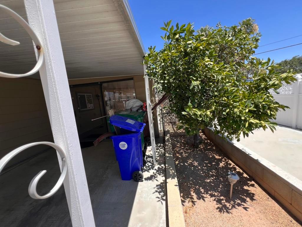 Image 22 of property listing at 32770 Saint Andrews Drive, Thousand Palms, CA 92276