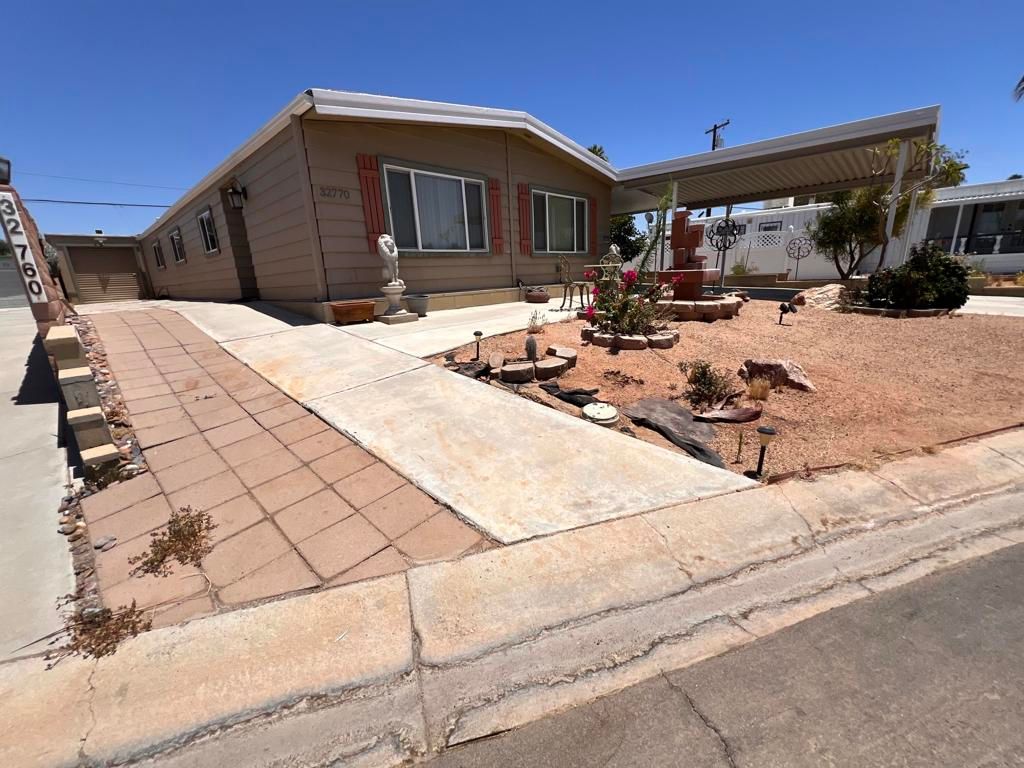 Image 23 of property listing at 32770 Saint Andrews Drive, Thousand Palms, CA 92276