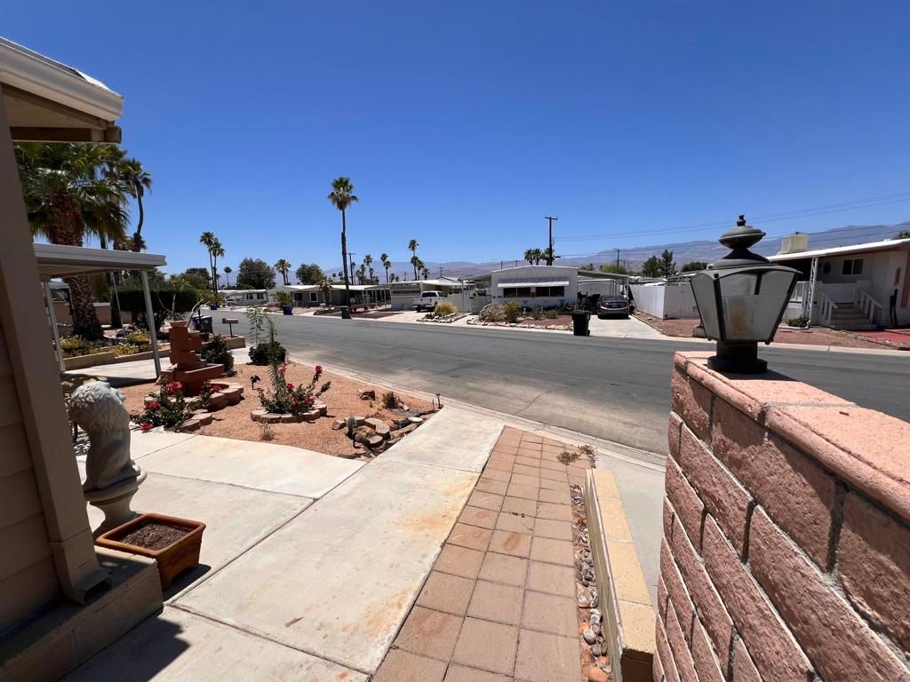 Image 4 of property listing at 32770 Saint Andrews Drive, Thousand Palms, CA 92276