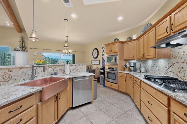 6830 Oersted Road NE, Rio Rancho, NM 87144