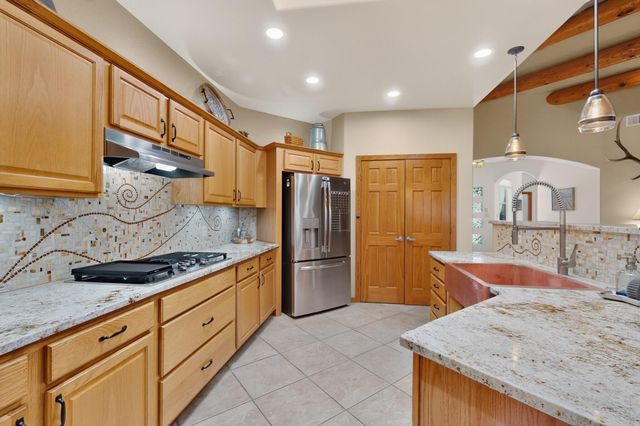 6830 Oersted Road NE, Rio Rancho, NM 87144