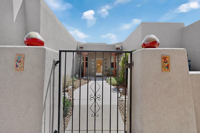 6830 Oersted Road NE, Rio Rancho, NM 87144