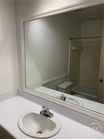 455 Mall Boulevard 36, Savannah, GA 31406