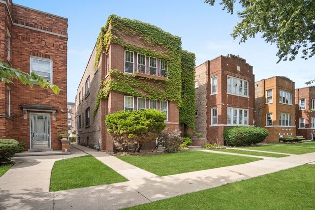 1240 S Maple Avenue, Berwyn, IL 60402