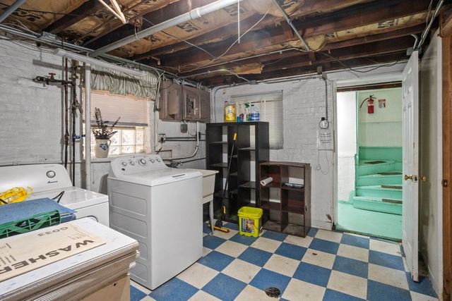 1240 S Maple Avenue, Berwyn, IL 60402