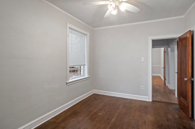 1240 S Maple Avenue, Berwyn, IL 60402