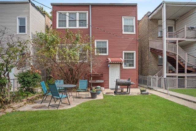 1240 S Maple Avenue, Berwyn, IL 60402