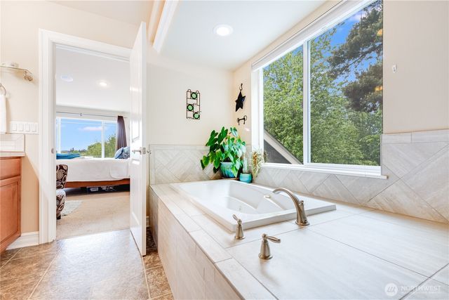 1024 12th Avenue SW, Puyallup, WA 98371