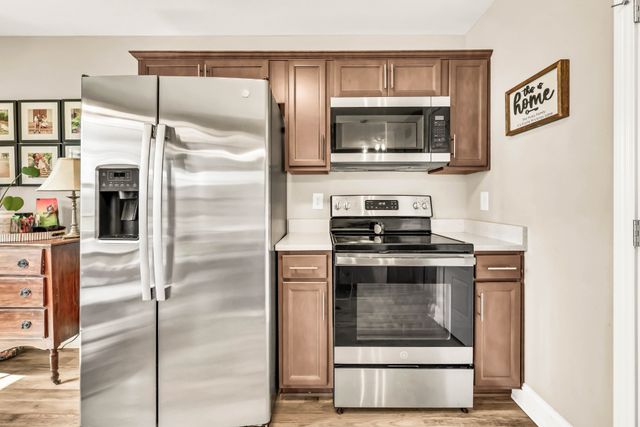 516 Castle Pinckney Ln, Clarksville, TN 37042