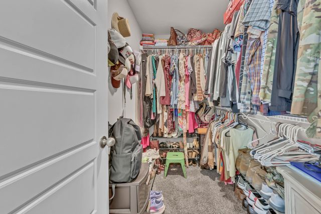 516 Castle Pinckney Ln, Clarksville, TN 37042