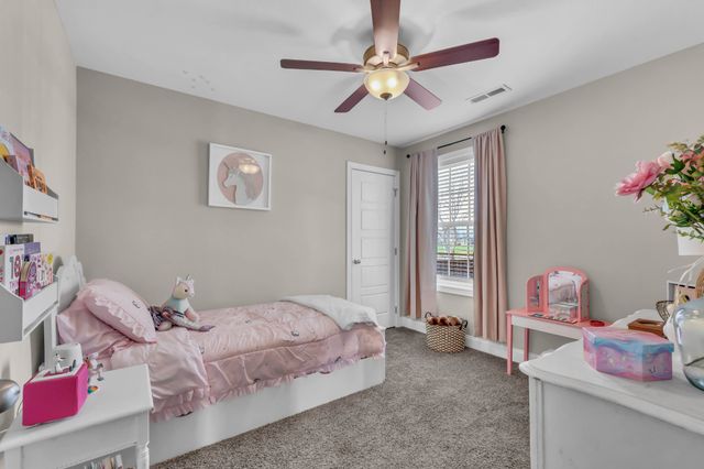 516 Castle Pinckney Ln, Clarksville, TN 37042