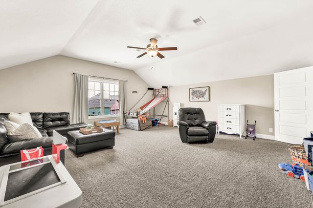 516 Castle Pinckney Ln, Clarksville, TN 37042