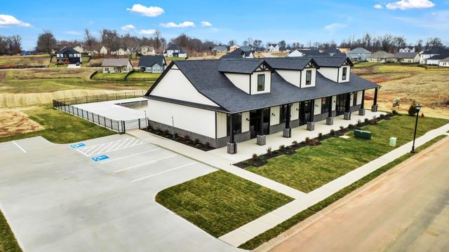 516 Castle Pinckney Ln, Clarksville, TN 37042