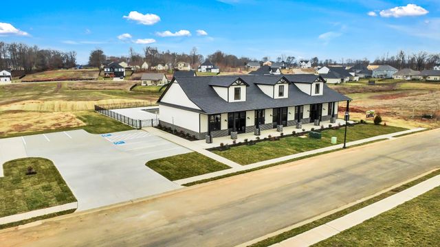 516 Castle Pinckney Ln, Clarksville, TN 37042