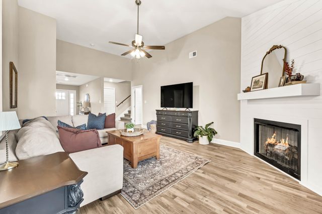 516 Castle Pinckney Ln, Clarksville, TN 37042