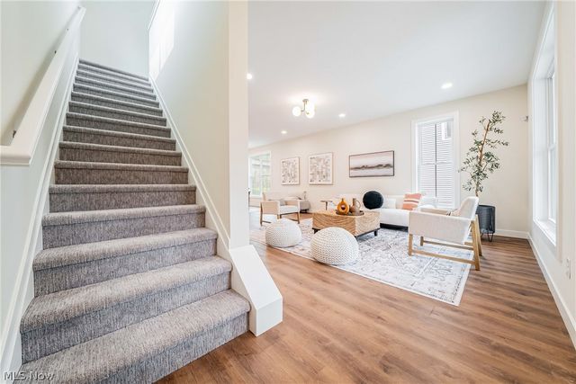 1886 Woodlawn Avenue, Cleveland, OH 44112