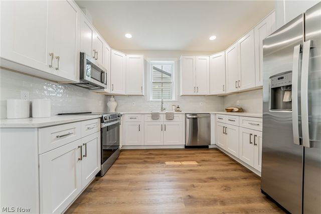 1886 Woodlawn Avenue, Cleveland, OH 44112