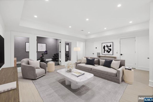 8 Stone Bridge Court, Demarest, NJ 07627