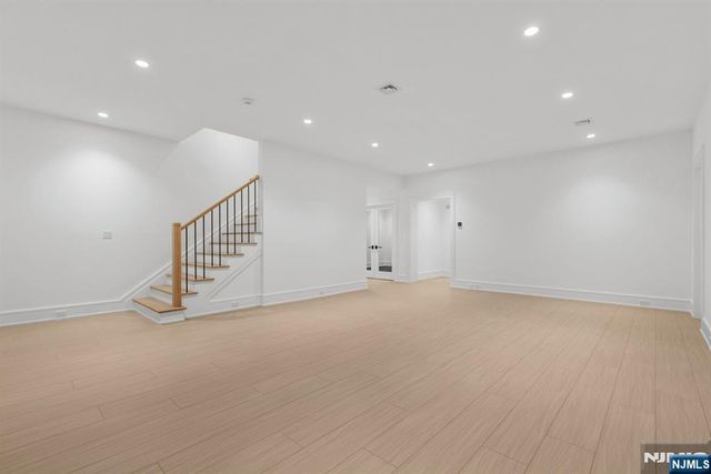 8 Stone Bridge Court, Demarest, NJ 07627