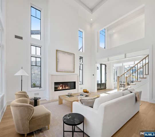 8 Stone Bridge Court, Demarest, NJ 07627