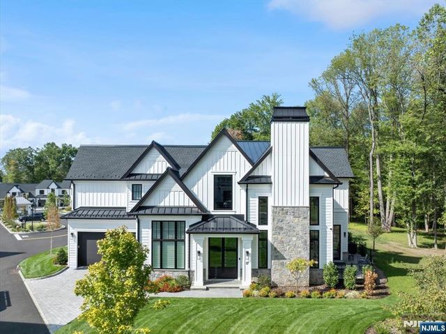 8 Stone Bridge Court, Demarest, NJ 07627