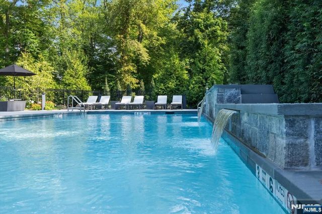 8 Stone Bridge Court, Demarest, NJ 07627