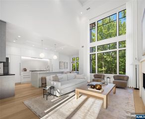 8 Stone Bridge Court, Demarest, NJ 07627