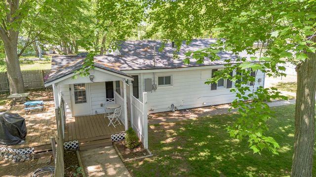 1341 E Summit Avenue, Norton Shores, MI 49444