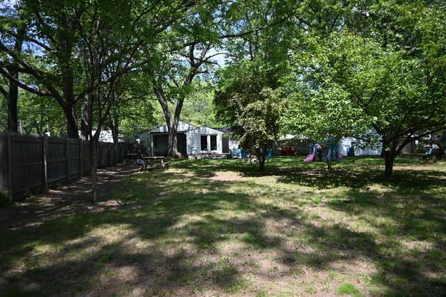 1341 E Summit Avenue, Norton Shores, MI 49444