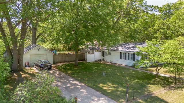 1341 E Summit Avenue, Norton Shores, MI 49444