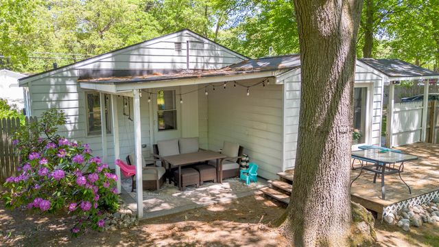 1341 E Summit Avenue, Norton Shores, MI 49444