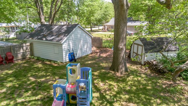 1341 E Summit Avenue, Norton Shores, MI 49444