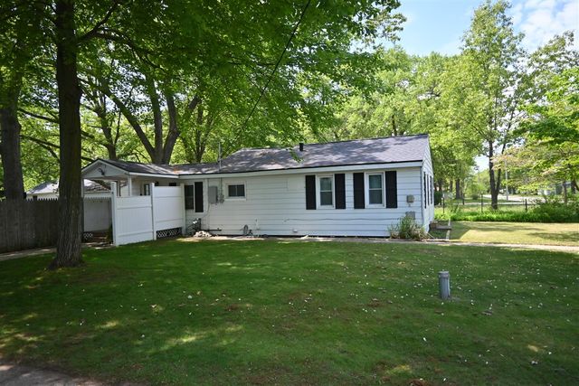 1341 E Summit Avenue, Norton Shores, MI 49444