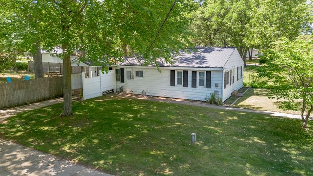 1341 E Summit Avenue, Norton Shores, MI 49444