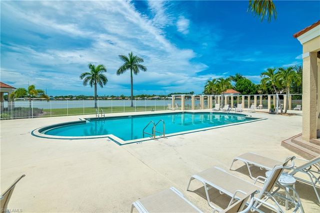 7774 Jewel LN 203, Naples, FL 34109