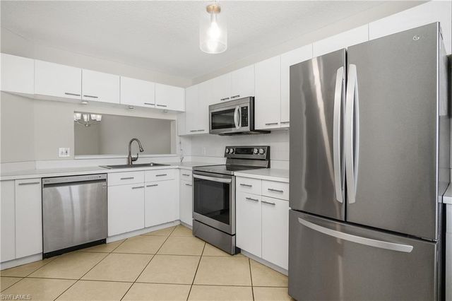 7774 Jewel LN 203, Naples, FL 34109